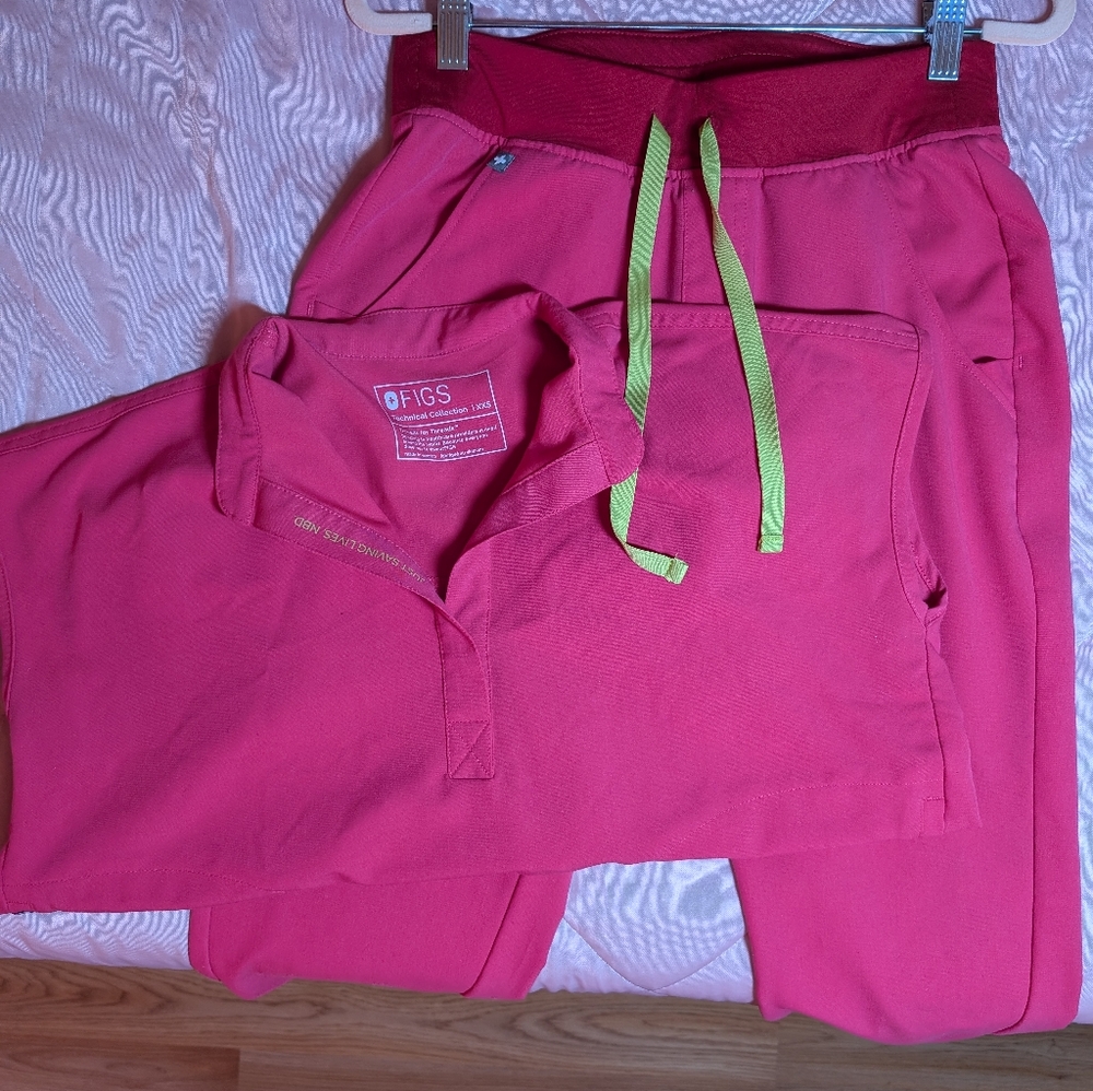 FIGS Shocking Pink Scrub Set - XXS/XSP